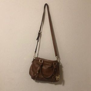 MICHAEL KORS CROSSBODY PURSE